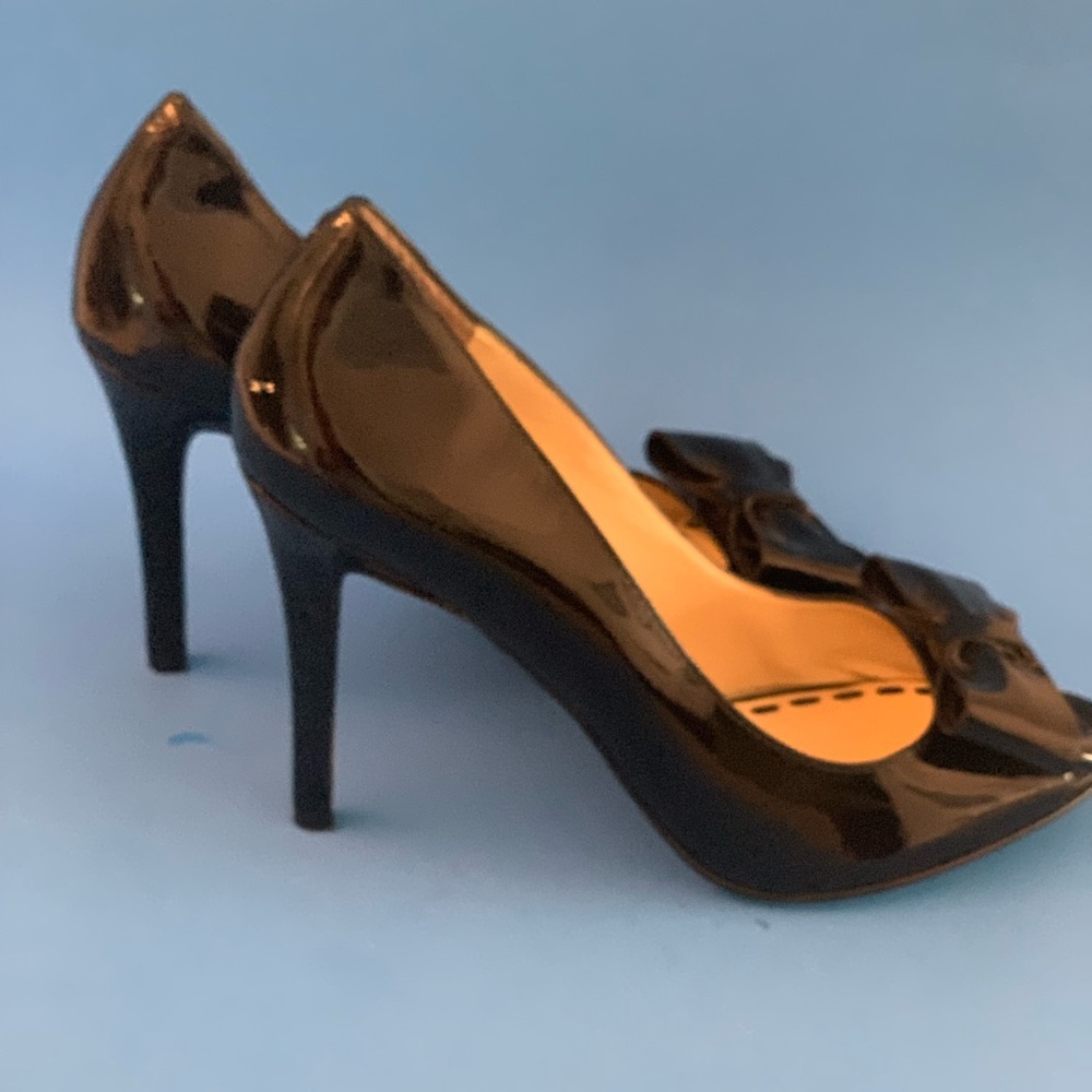 Enzo Angiolini Size 7 . 5 Black Peek a Boo with a Bow Pump